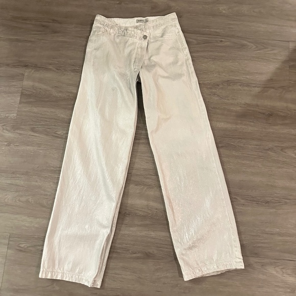 SIMKAI Cool Girl Fold Waist Metallic Wash White Silver Jeans Sz 26 NEW - Picture 1 of 4